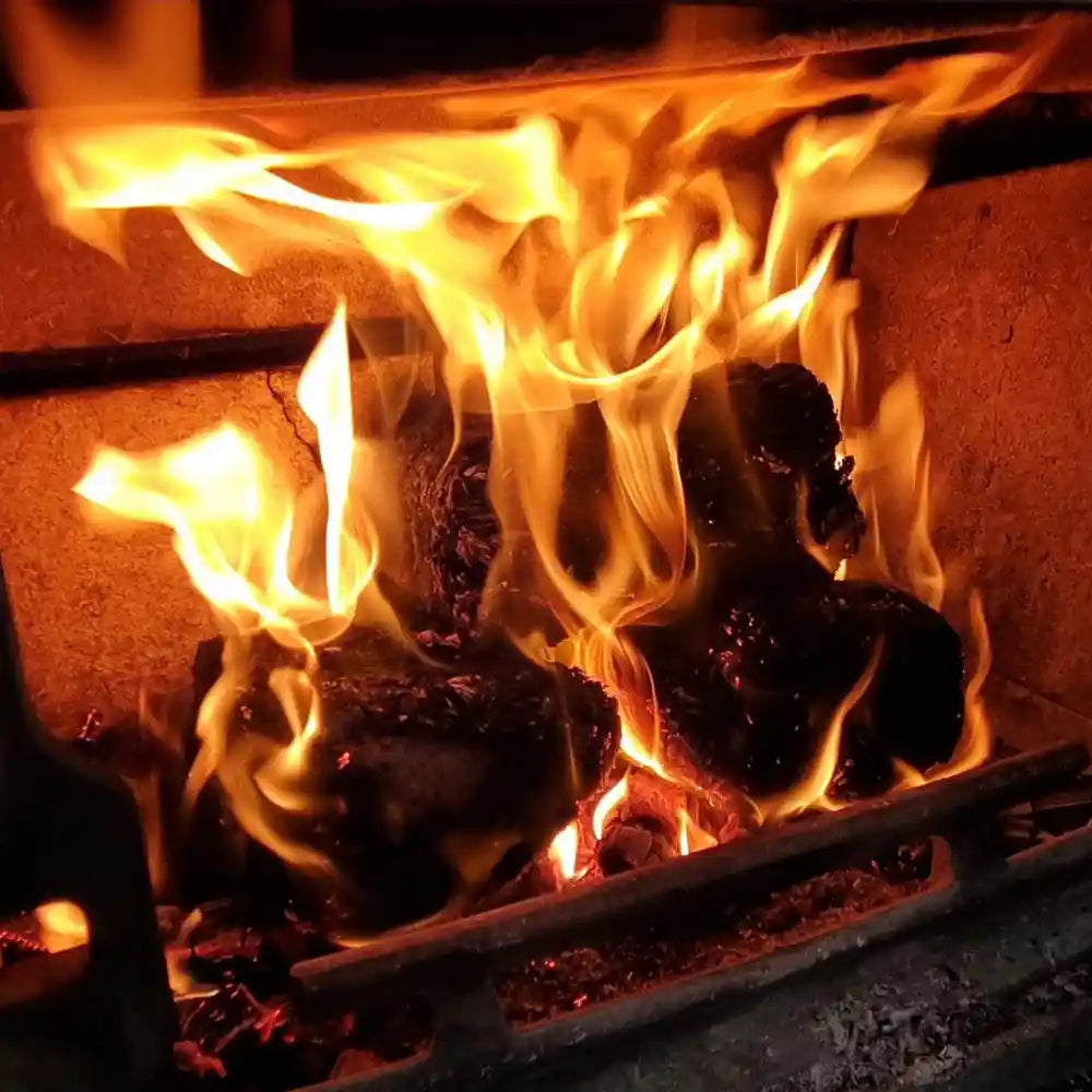 Photograph of Roaring Bear Wildfire Heatlogs when fully alight showing a bright flame