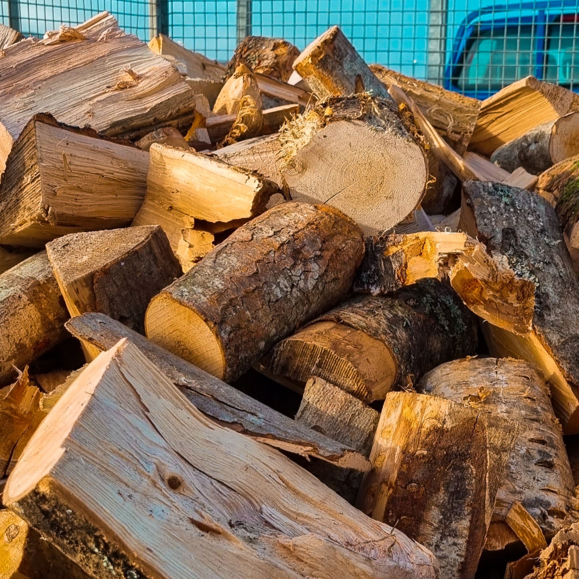 Cheap Fire Logs Near Me | Loose Hardwood | Ravensby Firewood
